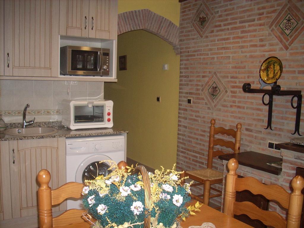 Apartamentos Turisticos El Refugio Mora de Rubielos Bilik gambar