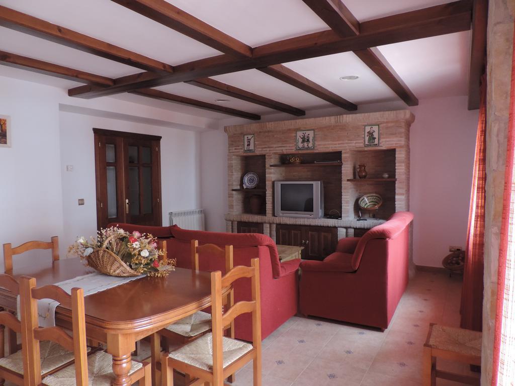Apartamentos Turisticos El Refugio Mora de Rubielos Bilik gambar